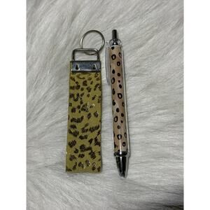 Pen and keychain set